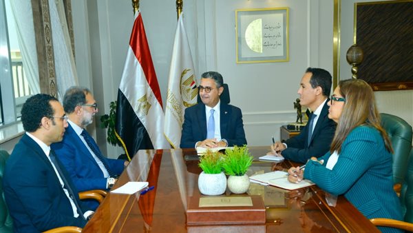 اجتماعات وزير التموين