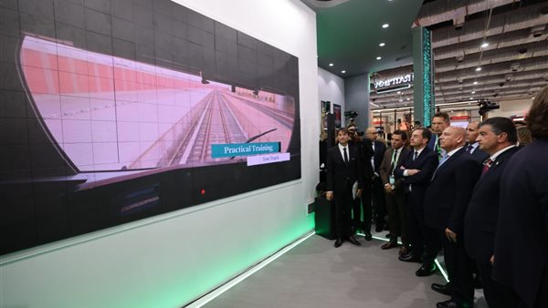  وزير الصناعة والنقل