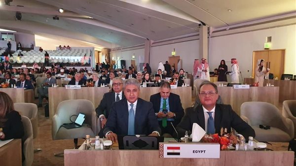 وزير السياحة و الاثار