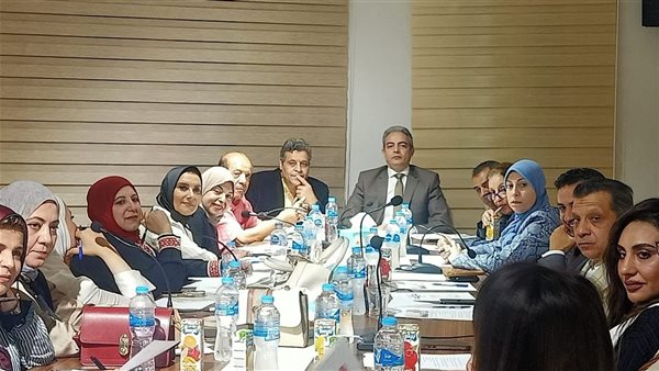 اجتماع اللجنة العليا