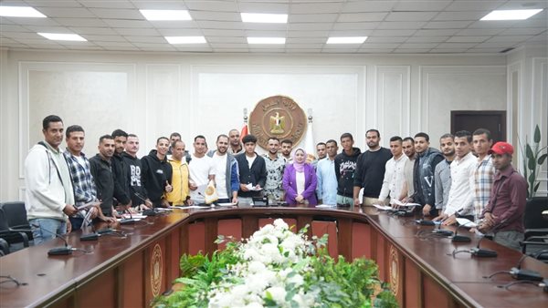 تسليم 36 عقد عمل