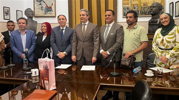  النائب الدكتور طارق