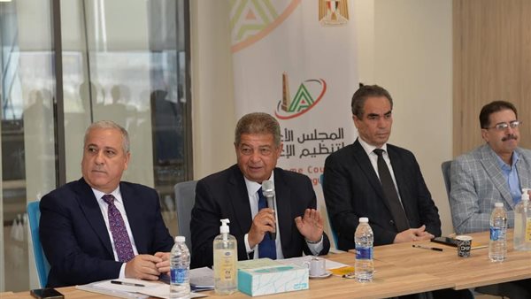  اللجنة الرئيسية