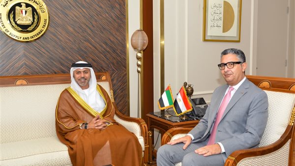 الدكتور شريف فاروق