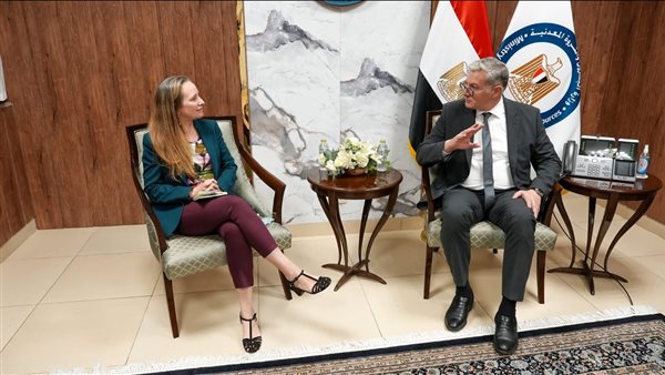 وزير البترول خلال