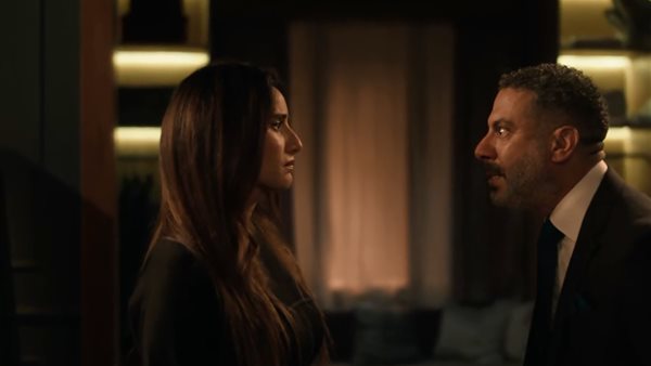 مروة تفاجئ صلاح في منزله بفخ مثير بعد صراعها الشديد في "ورد وشوكولاتة"