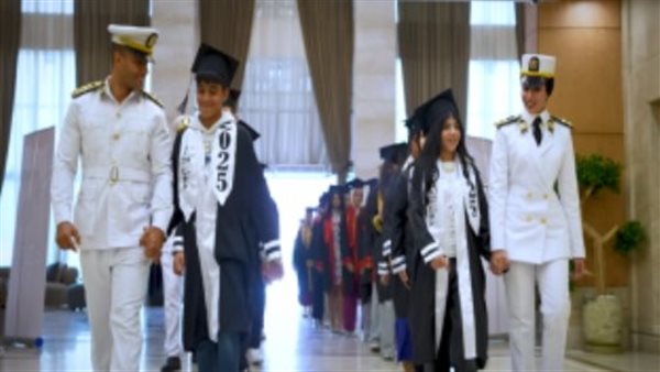 تكريم أبناء شهداء الشرطة المتفوقين دراسياً تقديراً لتضحيات آبائهم