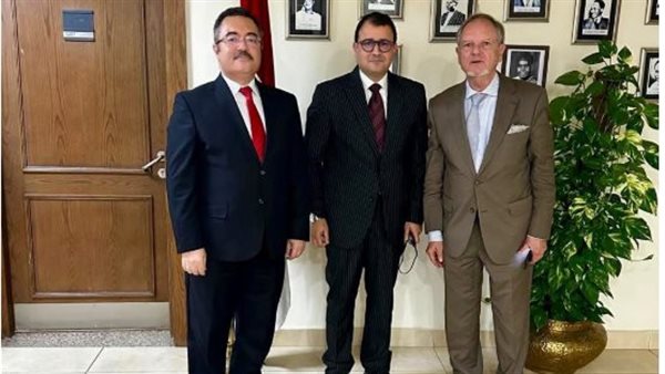  السفير محمد كريم