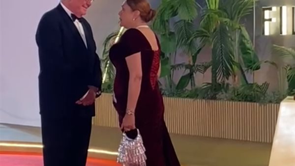 شيرين وحسين فهمي يتألقان في مهرجان القاهرة السينمائي بوصلة ضحك مميزة