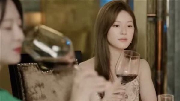 طموح الحب الصيني يجذب الأنظار في الوطن العربي بترجمة كاملة