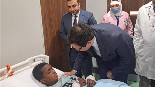 وزير الثقافة يزور