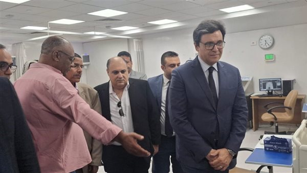 وزير الثقافة يزور