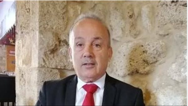 دوميط كامل رئيس حزب