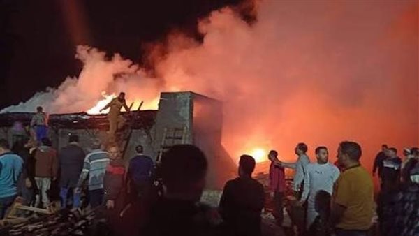 قوات الحماية المدنية تسيطر على حريق ضخم بمحل تجاري في قويسنا