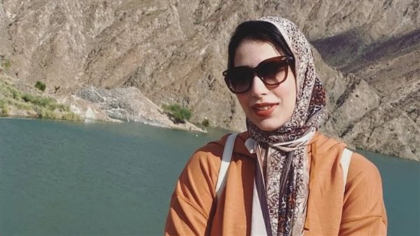 تفاصيل مثيرة حول احتجاز ميار نبيل في الإمارات وزوجها يتخلى عنها وابنتها