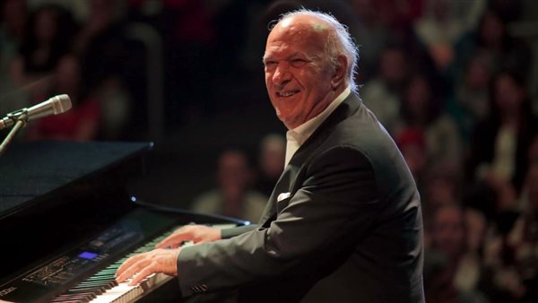 مصطفى كامل يطمئن جمهور عمر خيرت: حالته الصحية مستقرة ويواصل الفحوصات