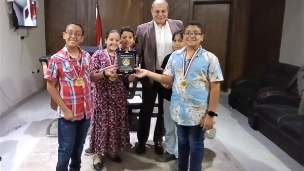 الطلاب الفائزين بقنا