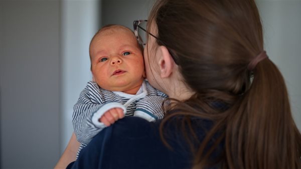 تكحيل عين المولود