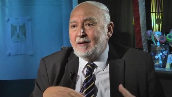  الدكتور يسري أبو