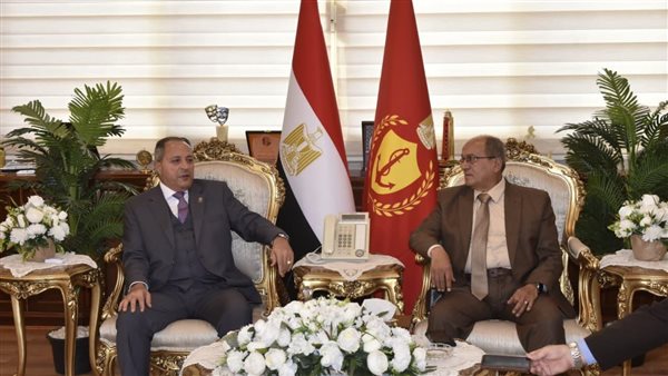 محافظ بورسعيد يستقبل