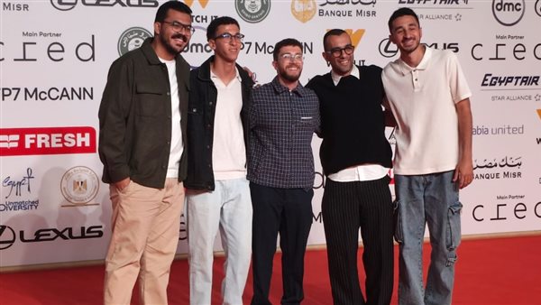 أبطال فيلم رابح سمير أبو الوفا يتألقون على الريد كاربت بمهرجان القاهرة السينمائي