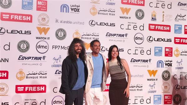 صدقي صخر يتألق على الريد كاربت في مهرجان القاهرة السينمائي بفيلم "قفلة"