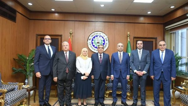 محافظ الدقهلية يستقبل