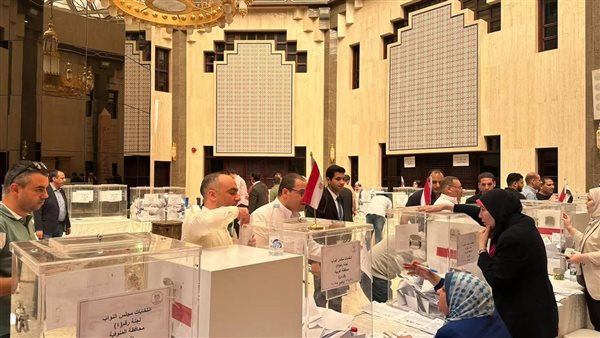 استمرار توافد أبناء