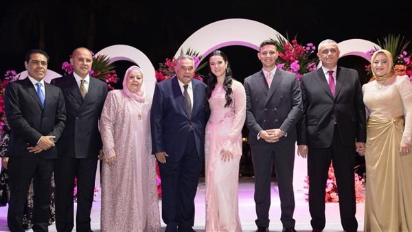 مرجان يحتفل بخطوبة