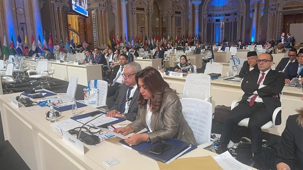  الدكتورة منال عوض