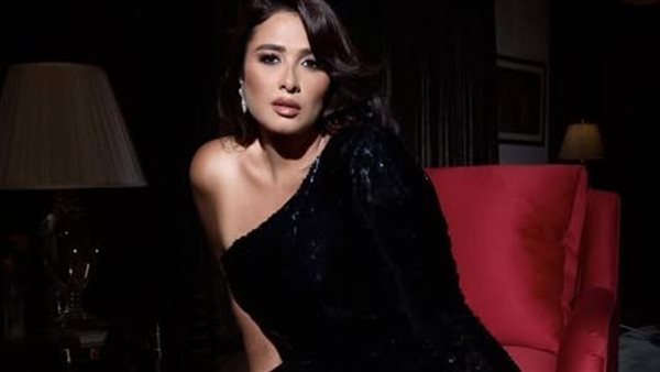 ياسمين عبد العزيز