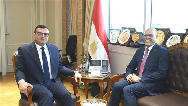 وزيرا الإسكان والعمل