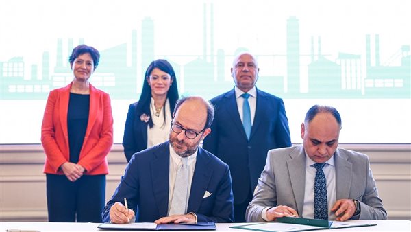 مصر توقّع اتفاق مع