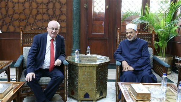 شيخ الأزهر يستقبل