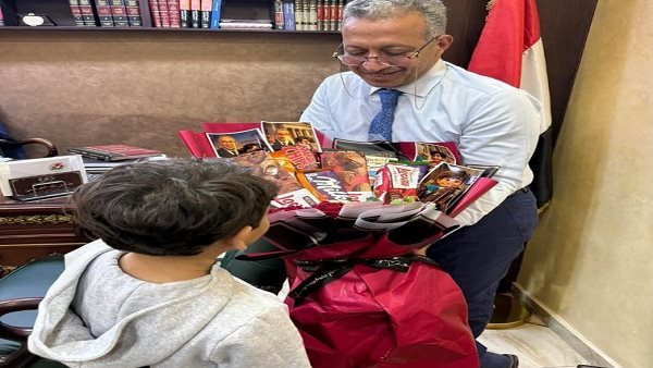 بالورود والشيكولاتة…