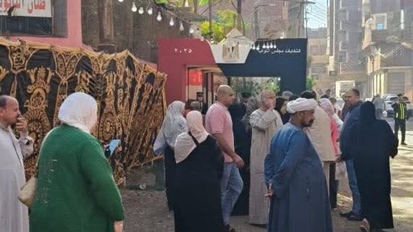 إقبال كثيف على لجنة