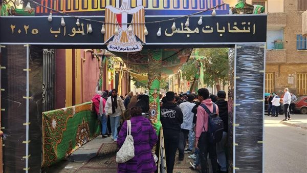 إقبال كثيف من الشباب