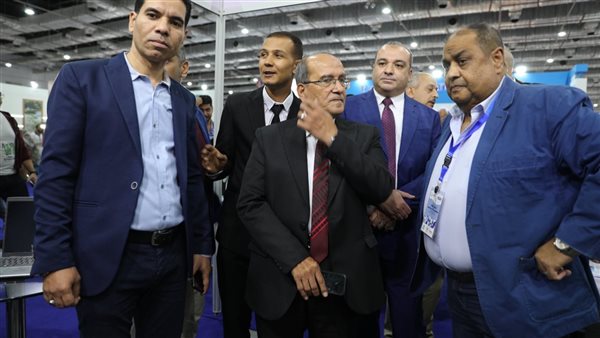 رئيس القابضة يتفقد