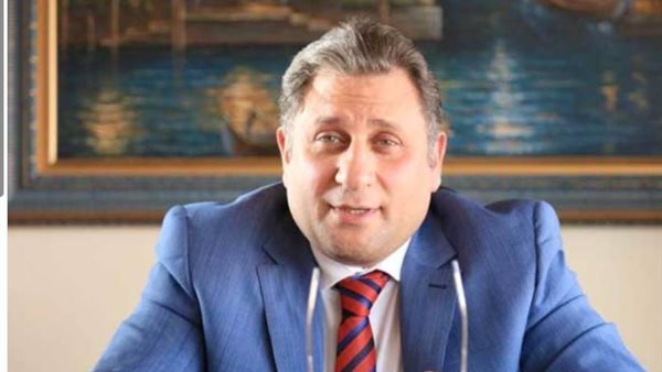  أيمن عقيل، رئيس