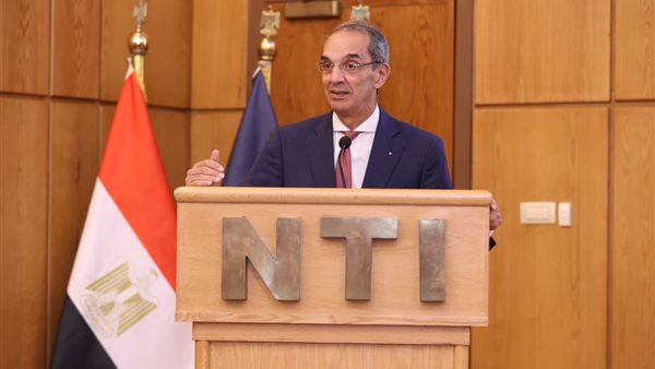  الدكتور عمرو طلعت