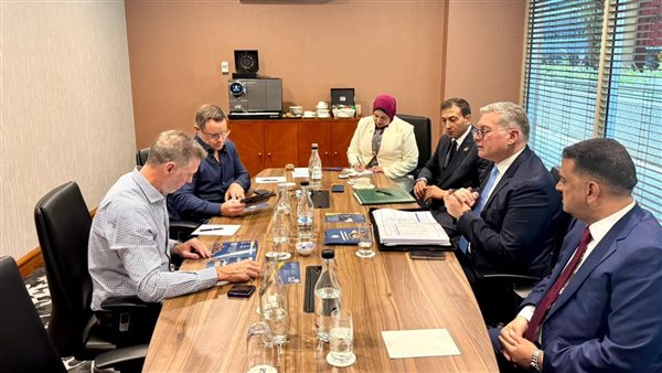 وزير البترول يبحث