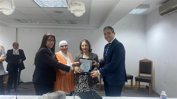 جامعة القاهرة تُكرّم