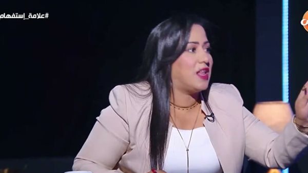 نيفين وجيه عضو لجنة