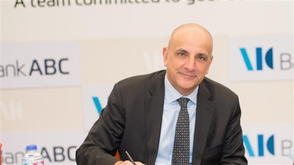 الأستاذ عمرو ثروت