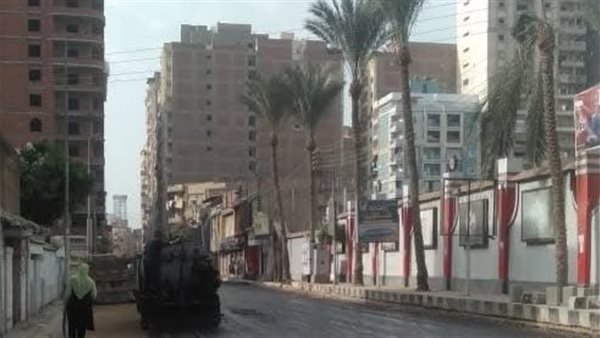 أعمال الرصف بشارع