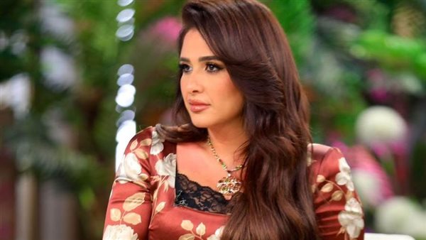 ياسمين عبد العزيز