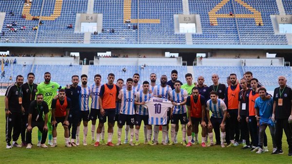 لاعبو بيراميدز 