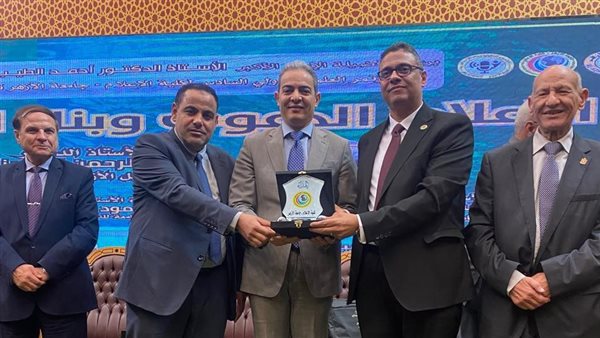 الدكتور طارق سعده