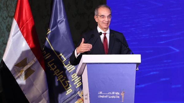  الدكتور عمرو طلعت