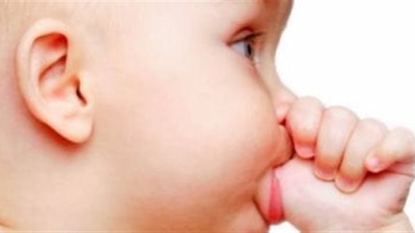 مص الأصابع عند الأطفال
